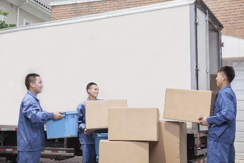 Large moving vehicle suitable for house and office relocations