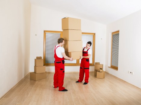 Loading commercial items safely during a Togermany business move